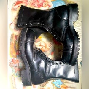Vintage original Canadian army combat boots from 1989 genuine leather